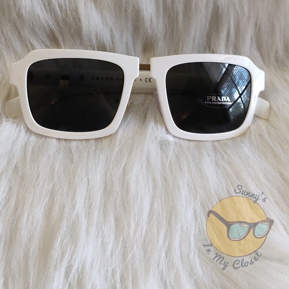 Prada Full Frame Sunglasses 😎 PR 09XS Summer Worthy🤗🔥 - Picture 2 of 7